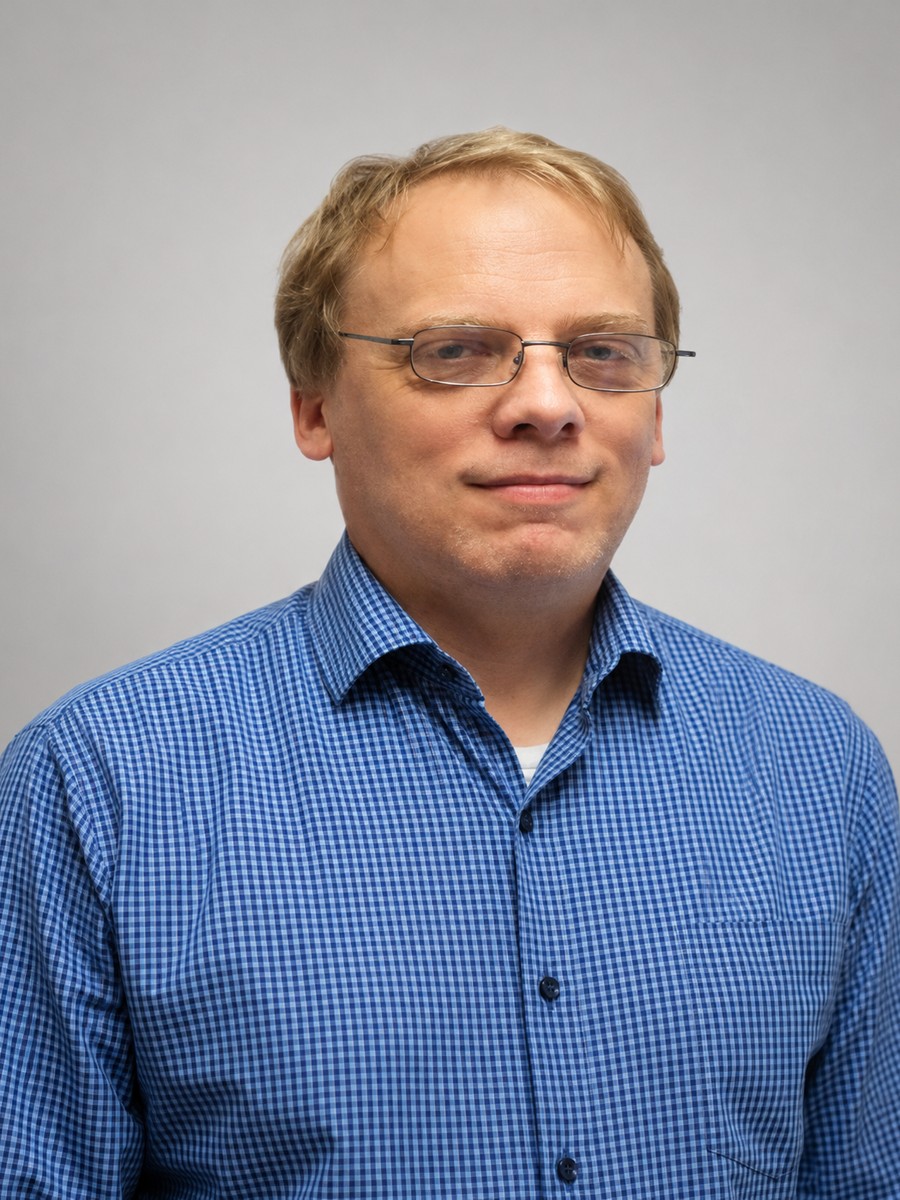 Portrait of Dan Fredrickson